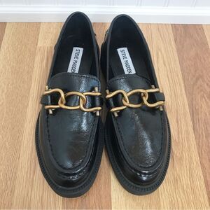 STEVE MADDEN Karmine Black Leather Loafer Gold Chain Buckle Size 5 6.5 New